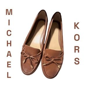 Michael Kors Leather Bow Tie Loafers with Gold Hardware color Luggage